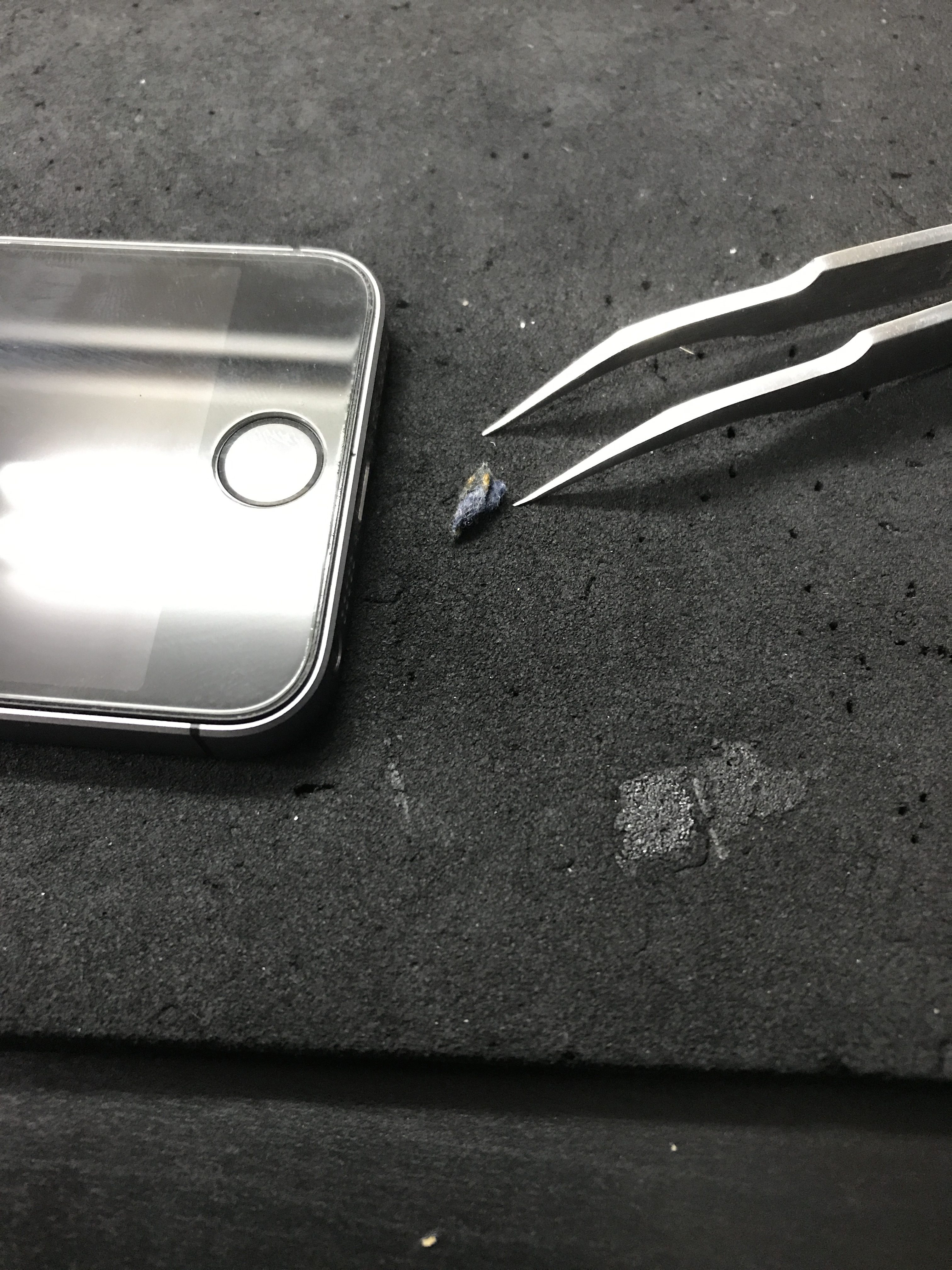 コネクタのホコリ詰まりに注意