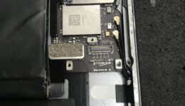 iPad　デジタイザーコネクタ交換