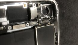 iPhone8ライトニングコネクタ交換修理