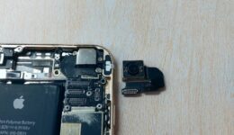 梅田でiPhoneの水没からカメラを修理