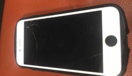 iPhone7ぼ画面が割れた修理