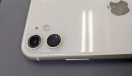 iPhone11外カメラのガラス割れ修理