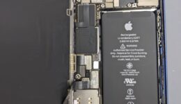iPhone12miniリアカメラから異音