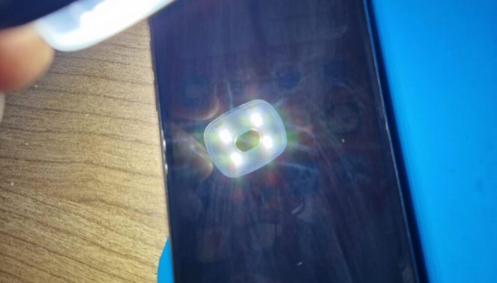 help-iphone-11-pro-no-backlight-v0-cmf52l4y1l2d1