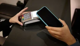 how-to-use-nfc-on-iphone-hero (1)