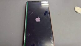 iPhone12 液晶故障 緑色の縦線