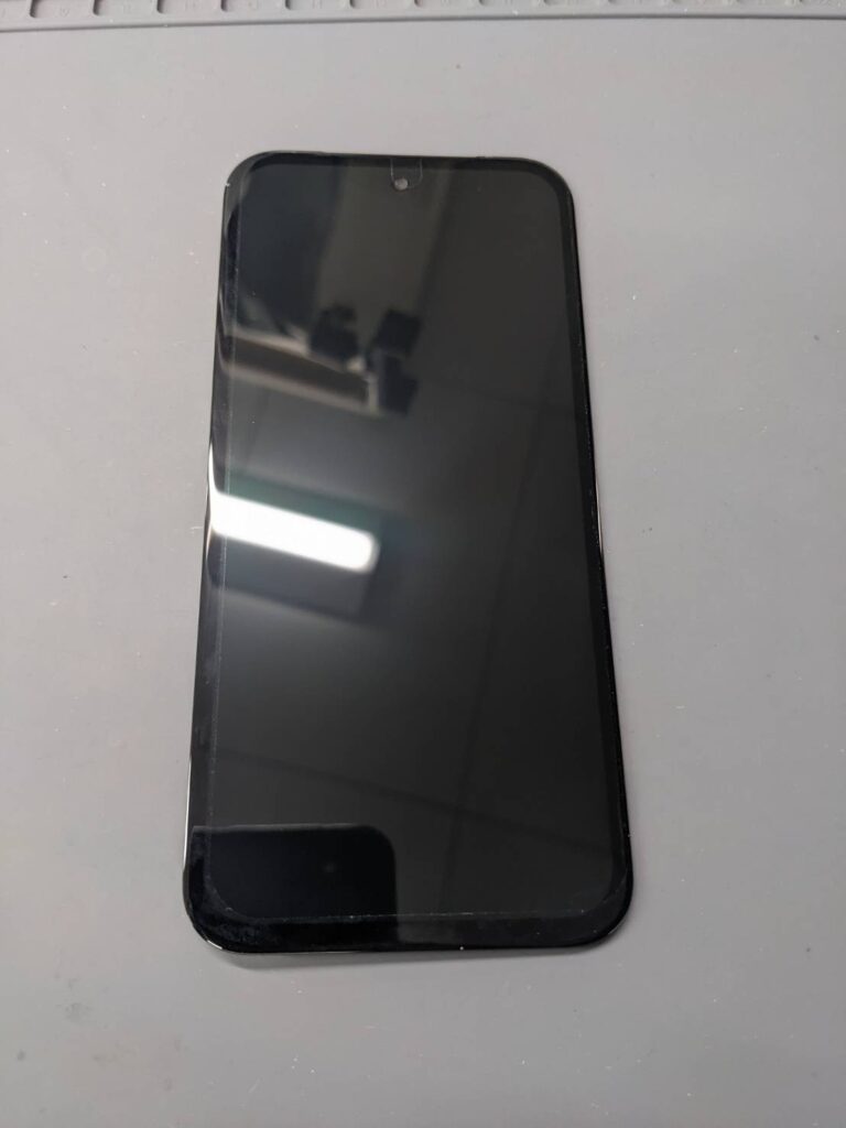 タッチ不良が発生したGoogle Pixel 8aのディスプレイ