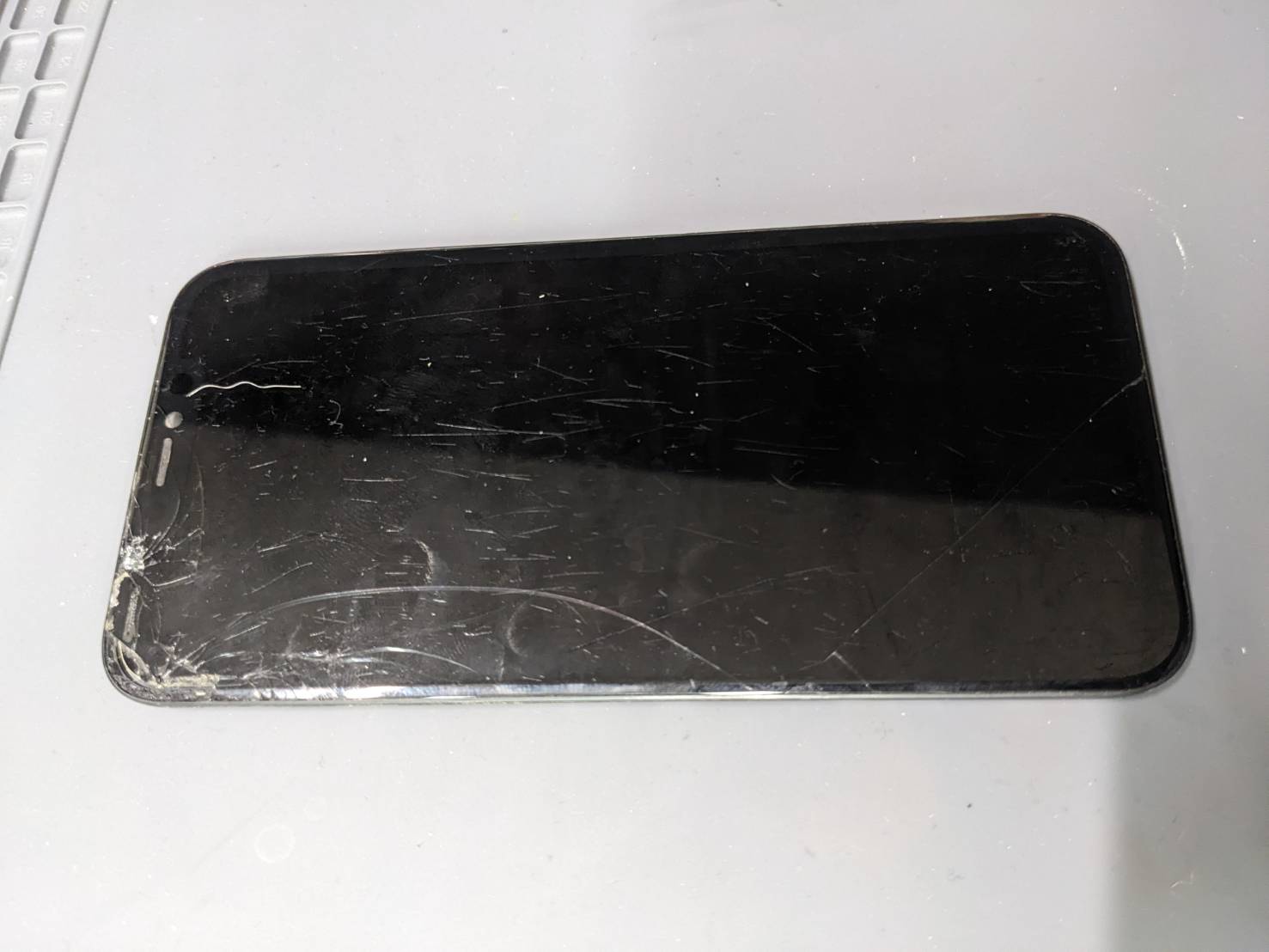 iPhone11 画面割れ修理｜ガラス割れ・液晶交換ならスマフォドクター