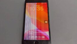 iPhone SE2 (第2世代) 液晶画面の縦線と表示不良を即日パネル交換で綺麗な画面に復活