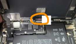 iPhoneXs画面修理と水没メンテナンス